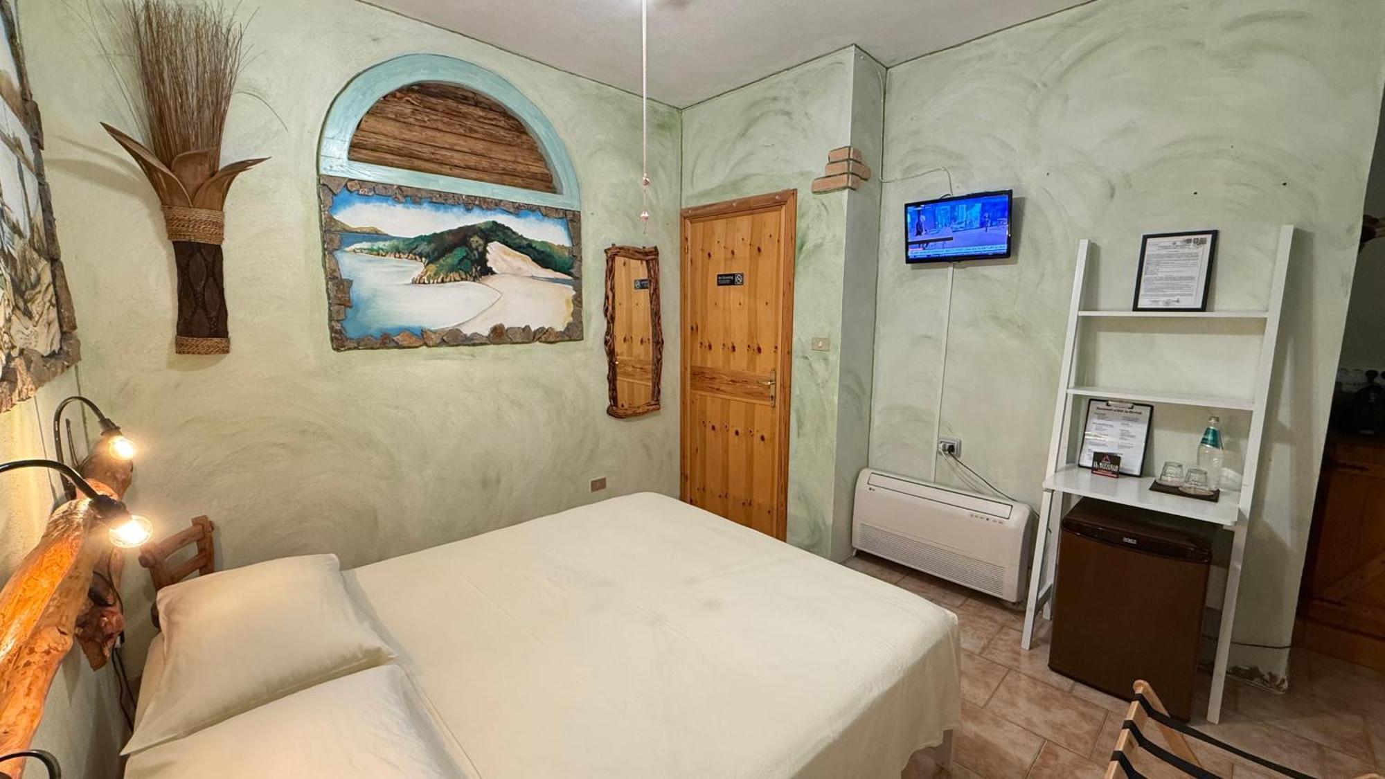 Double or Twin Room Private Bathroom