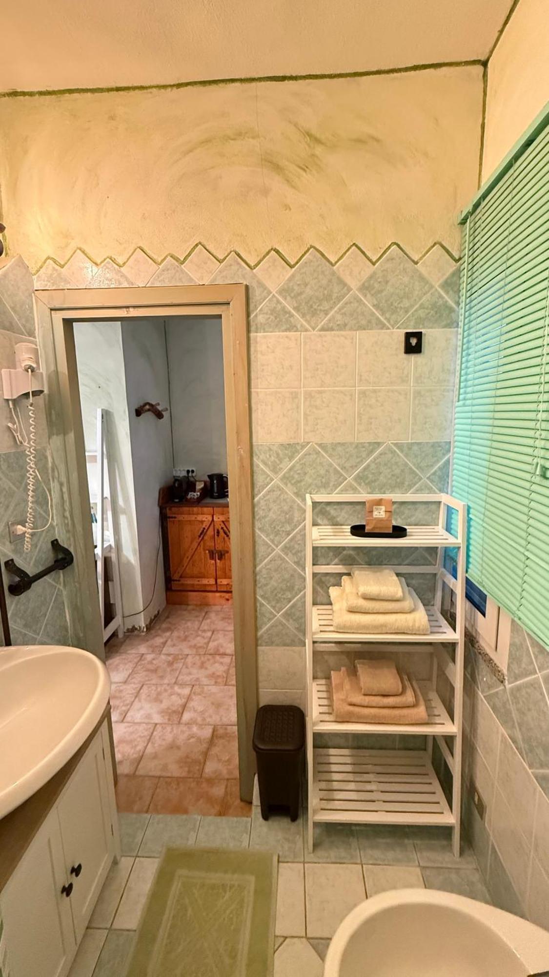 Double or Twin Room Private Bathroom