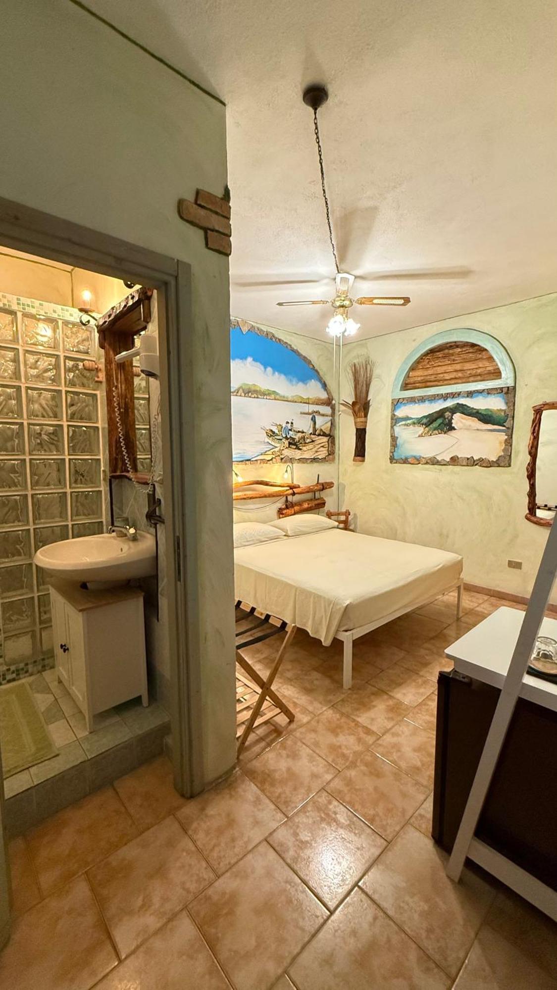 Double or Twin Room Private Bathroom