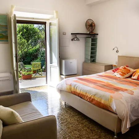 Il Giardino Di Tatiana Rooms&Breakfast-2